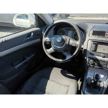 Skoda Octavia  Kombi 2013,  2.0 diesel - Na sprzedaż za 21 800 zł - Pogwizdów - zdjęcie 12