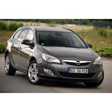Opel Astra  Kombi 2011,  1.4 benzyna - Na sprzedaż za 19 900 zł - Ostrów Mazowiecka - zdjęcie 2