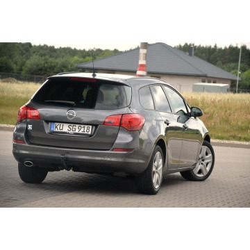 Opel Astra  Kombi 2011,  1.4 benzyna - Na sprzedaż za 19 900 zł - Ostrów Mazowiecka - zdjęcie 7