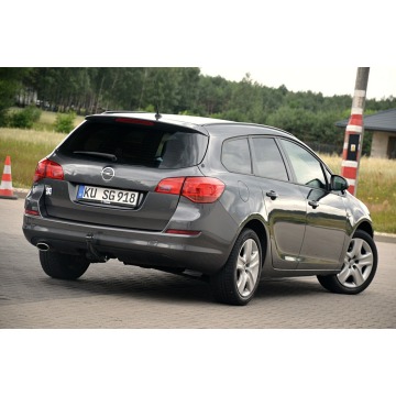 Opel Astra  Kombi 2011,  1.4 benzyna - Na sprzedaż za 19 900 zł - Ostrów Mazowiecka - zdjęcie 9
