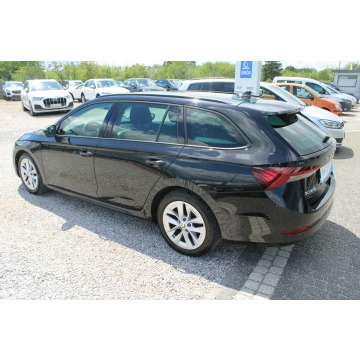 Skoda Octavia  Kombi 2022,  2.0 diesel - Na sprzedaż za 57 900 zł - Warszawa - zdjęcie 9