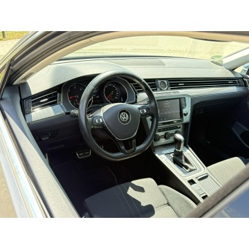 Volkswagen Passat  Kombi 2016,  2.0 diesel, automat - Na sprzedaż za 55 900 zł - Knurów - zdjęcie 9