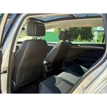 Volkswagen Passat  Kombi 2016,  2.0 diesel, automat - Na sprzedaż za 55 900 zł - Knurów - zdjęcie 11