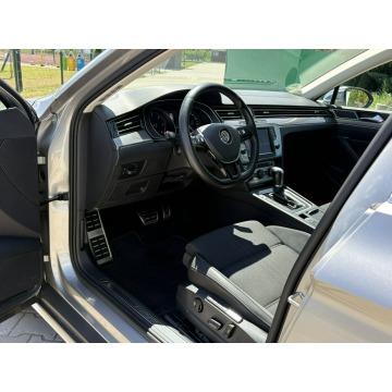 Volkswagen Passat  Kombi 2016,  2.0 diesel, automat - Na sprzedaż za 55 900 zł - Knurów - zdjęcie 10