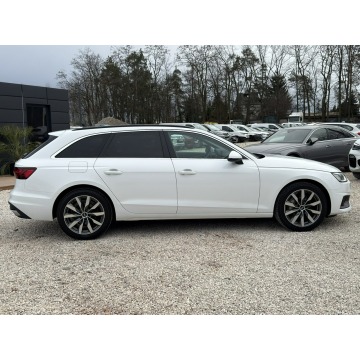 Audi A4  Kombi 2021,  2.0 benzyna, automat - Na sprzedaż za 93 800 zł - Pęcice - zdjęcie 2