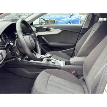 Audi A4  Kombi 2021,  2.0 benzyna, automat - Na sprzedaż za 93 800 zł - Pęcice - zdjęcie 11