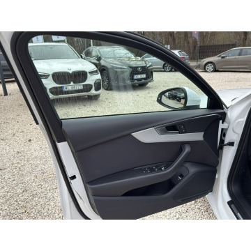 Audi A4  Kombi 2021,  2.0 benzyna, automat - Na sprzedaż za 93 800 zł - Pęcice - zdjęcie 12