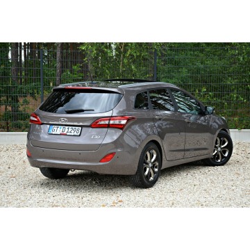 Hyundai i30  Kombi 2015,  1.6 benzyna - Na sprzedaż za 32 900 zł - Ostrów Mazowiecka - zdjęcie 4