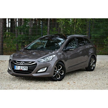 Hyundai i30  Kombi 2015,  1.6 benzyna - Na sprzedaż za 32 900 zł - Ostrów Mazowiecka - zdjęcie 11
