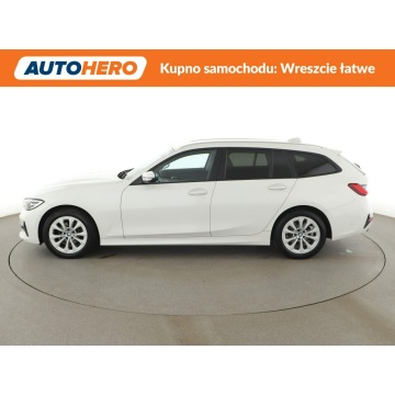 BMW Seria 3  Kombi 2021,  2.0 diesel, automat - Na sprzedaż za 74 400 zł - Warszawa - zdjęcie 2