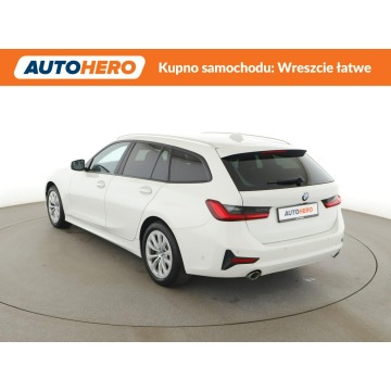 BMW Seria 3  Kombi 2021,  2.0 diesel, automat - Na sprzedaż za 74 400 zł - Warszawa - zdjęcie 4