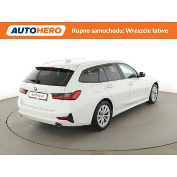 BMW Seria 3  Kombi 2021,  2.0 diesel, automat - Na sprzedaż za 74 400 zł - Warszawa - zdjęcie 7