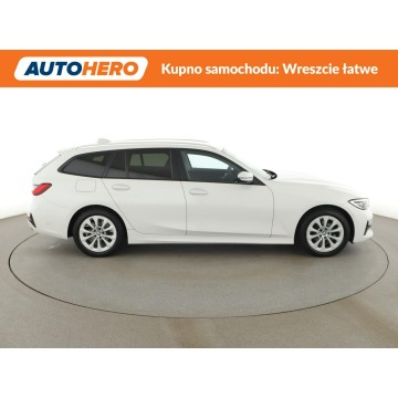 BMW Seria 3  Kombi 2021,  2.0 diesel, automat - Na sprzedaż za 74 400 zł - Warszawa - zdjęcie 9