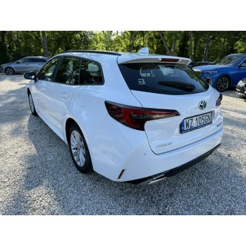Toyota Corolla  Kombi 2023,  1.8 hybryda, automat - Na sprzedaż za 89 900 zł - Pęcice - zdjęcie 10