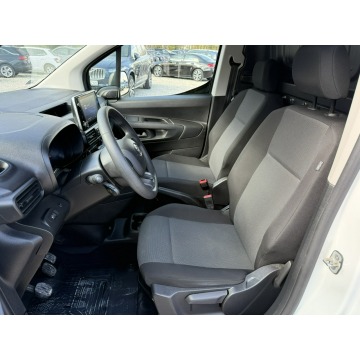 Toyota ProAce 2022,  1.2 benzyna - Na sprzedaż za 59 900 zł - Pęcice - zdjęcie 8