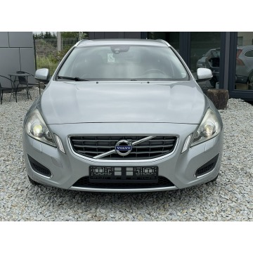 Volvo V60  Kombi 2012,  1.6 diesel - Na sprzedaż za 31 900 zł - Wrocław - zdjęcie 2