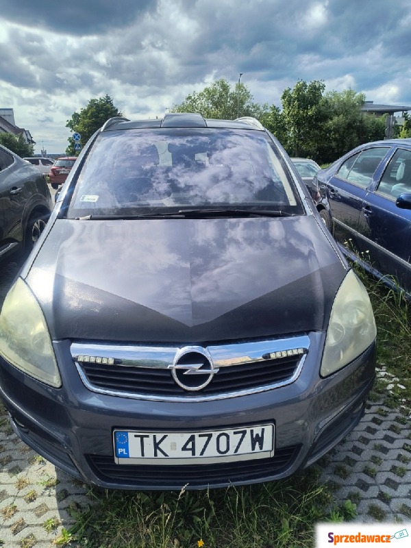 Opel Zafira  Minivan/Van 2005,  1.6 benzyna - Na sprzedaż za 3 600,00 zł - Kielce