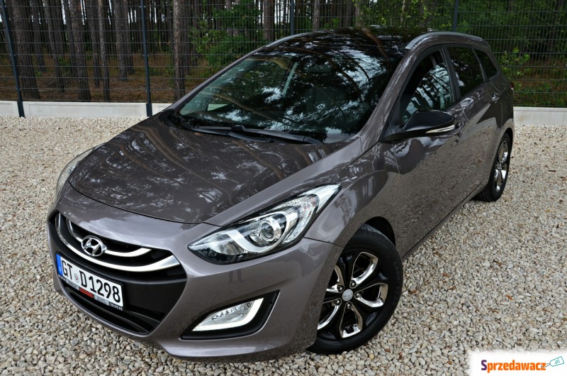 Hyundai i30  Kombi 2015,  1.6 benzyna - Na sprzedaż za 32 900 zł - Ostrów Mazowiecka