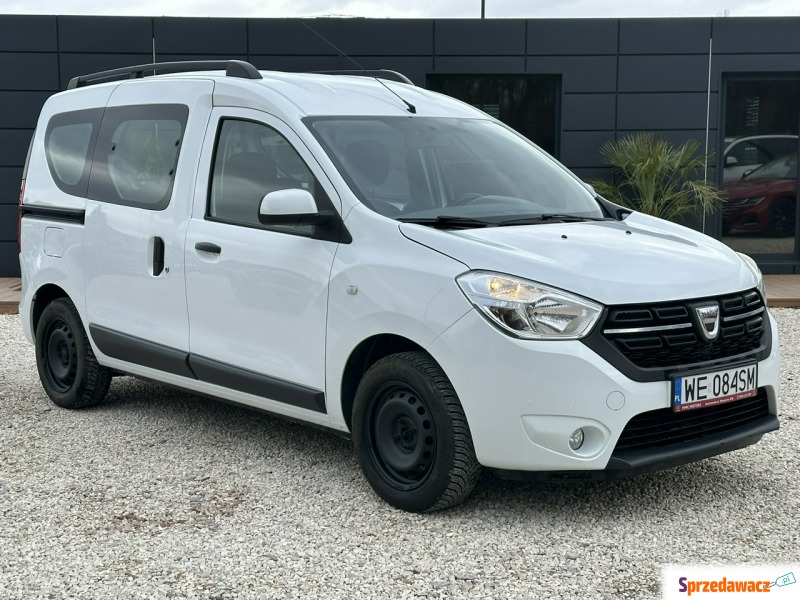 Dacia Dokker  Kombi 2017,  1.5 diesel - Na sprzedaż za 26 800 zł - Pęcice