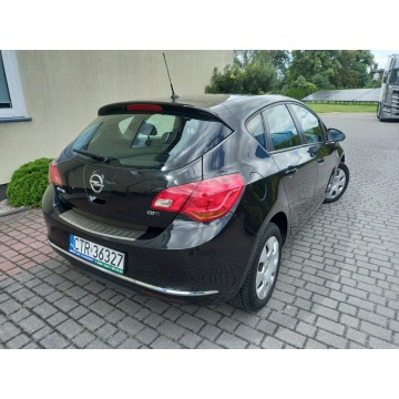 Opel Astra  Hatchback 2013,  1.7 diesel - Na sprzedaż za 13 900 zł - Nowe - zdjęcie 2