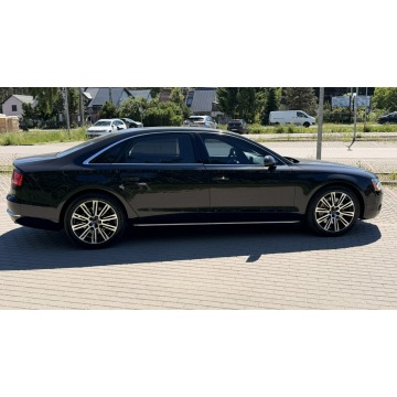 Audi A8  Sedan/Limuzyna 2011,  4.2 benzyna, automat - Na sprzedaż za 62 900 zł - Banino - zdjęcie 3