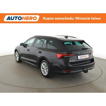 Skoda Octavia  Kombi 2023,  2.0 benzyna, automat - Na sprzedaż za 79 500 zł - Warszawa - zdjęcie 4