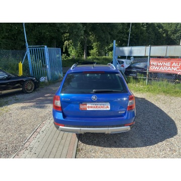 Skoda Superb  Kombi 2014,  2.0 diesel, automat - Na sprzedaż za 44 997 zł - Gdańsk - zdjęcie 7