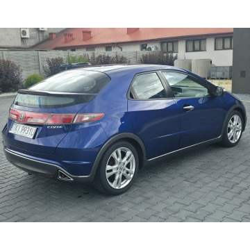 Honda Civic  Hatchback 2009,  1.8 benzyna - Na sprzedaż za 19 900 zł - Piekoszów - zdjęcie 3