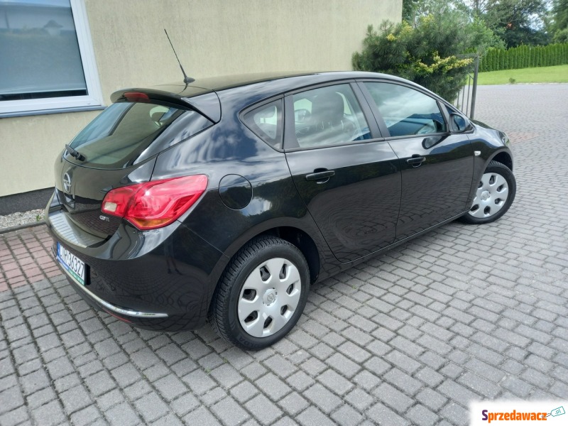 Opel Astra  Hatchback 2013,  1.7 diesel - Na sprzedaż za 13 900 zł - Nowe
