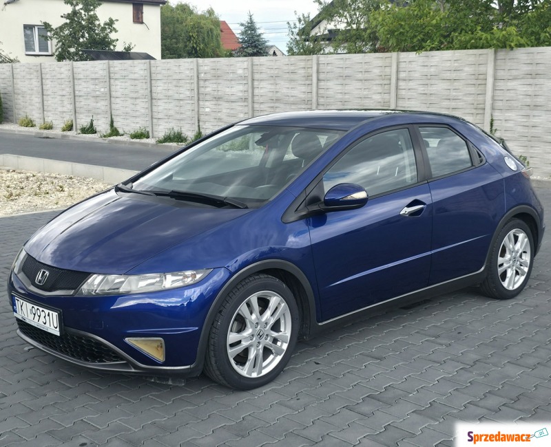 Honda Civic  Hatchback 2009,  1.8 benzyna - Na sprzedaż za 19 900 zł - Piekoszów