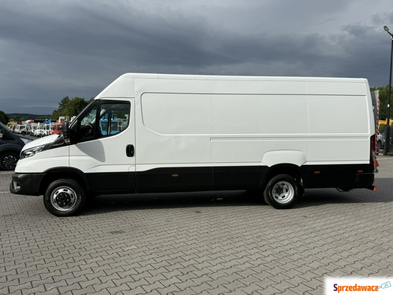 Iveco Daily 2025,  3.0 diesel, automat - Na sprzedaż za 230 010 zł - Widełki