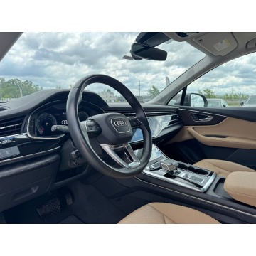 Audi Q7  SUV 2023,  2.0 benzyna, automat - Na sprzedaż za 199 900 zł - Michałowice-Wieś - zdjęcie 10