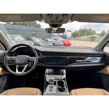 Audi Q7  SUV 2023,  2.0 benzyna, automat - Na sprzedaż za 199 900 zł - Michałowice-Wieś - zdjęcie 12