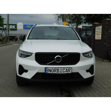 Volvo   SUV 2023,  2.0 benzyna, automat - Na sprzedaż za 99 980 zł - Żyrardów - zdjęcie 3