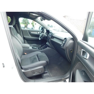 Volvo   SUV 2023,  2.0 benzyna, automat - Na sprzedaż za 99 980 zł - Żyrardów - zdjęcie 8