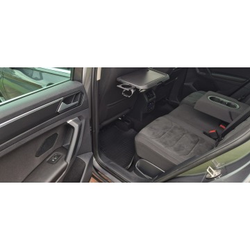 Volkswagen Tiguan  SUV 2019,  2.0 diesel, automat - Na sprzedaż za 79 800 zł - Paproć - zdjęcie 10