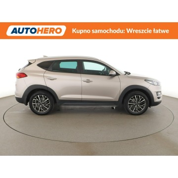 Hyundai Tucson  SUV 2019,  1.6 benzyna - Na sprzedaż za 60 000 zł - Warszawa - zdjęcie 9