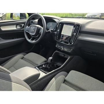 Volvo   SUV 2025,  2.0 benzyna, automat - Na sprzedaż za 167 500 zł - Tychy - zdjęcie 12