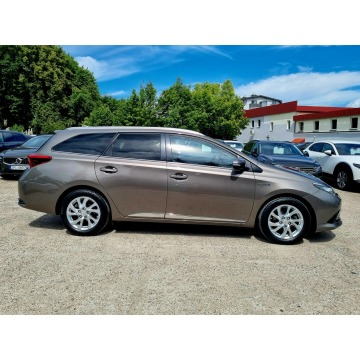 Toyota Auris  Kombi 2017,  1.8 hybryda, automat - Na sprzedaż za 48 900 zł - Szczecin - zdjęcie 4