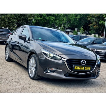 Mazda 3  Hatchback 2018,  2.0 benzyna, automat - Na sprzedaż za 48 900 zł - Szczecin - zdjęcie 3