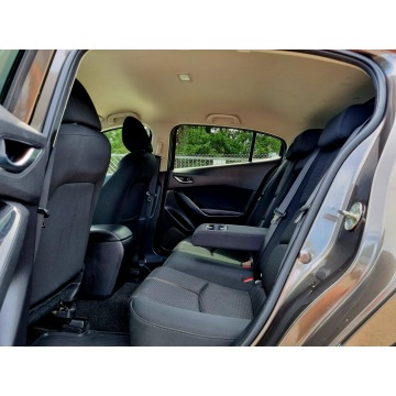Mazda 3  Hatchback 2018,  2.0 benzyna, automat - Na sprzedaż za 48 900 zł - Szczecin - zdjęcie 10