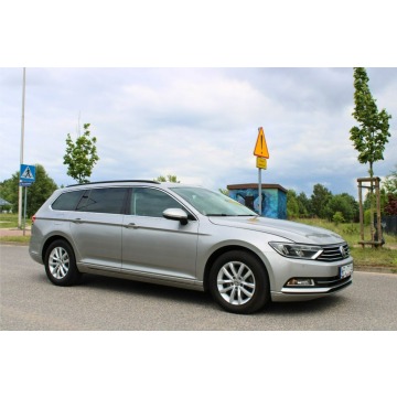 Volkswagen Passat  Kombi 2016,  2.0 diesel, automat - Na sprzedaż za 37 900 zł - Borowiczki-Pieńki - zdjęcie 4