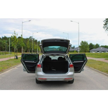 Volkswagen Passat  Kombi 2016,  2.0 diesel, automat - Na sprzedaż za 37 900 zł - Borowiczki-Pieńki - zdjęcie 11