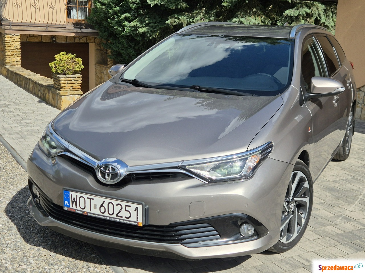 Toyota Auris 2015