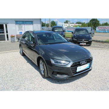Audi A4  Kombi 2021,  2.0 benzyna, automat - Na sprzedaż za 80 900 zł - Warszawa - zdjęcie 4