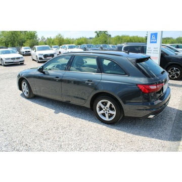 Audi A4  Kombi 2021,  2.0 benzyna, automat - Na sprzedaż za 80 900 zł - Warszawa - zdjęcie 9