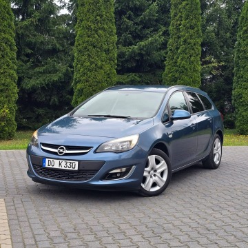 Opel Astra  Kombi 2013,  1.4 benzyna - Na sprzedaż za 22 900 zł - Ostrów Mazowiecka - zdjęcie 2