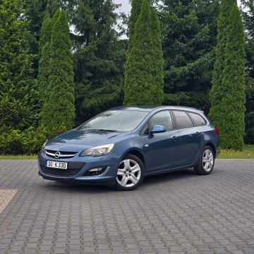 Opel Astra  Kombi 2013,  1.4 benzyna - Na sprzedaż za 22 900 zł - Ostrów Mazowiecka - zdjęcie 3