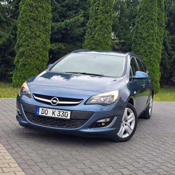 Opel Astra  Kombi 2013,  1.4 benzyna - Na sprzedaż za 22 900 zł - Ostrów Mazowiecka - zdjęcie 1