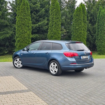 Opel Astra  Kombi 2013,  1.4 benzyna - Na sprzedaż za 22 900 zł - Ostrów Mazowiecka - zdjęcie 12